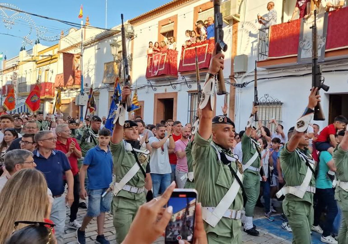 Entrada de la Brigada Paracaidista
