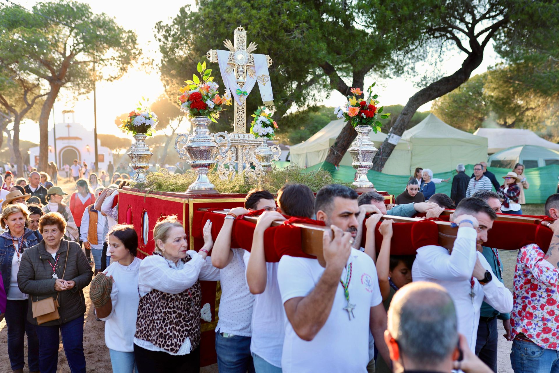 La romería de la Santa Cruz de Punta Umbría, en imágenes