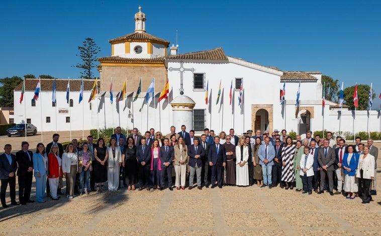 Imagen principal - La sociedad de Huelva se une para reclamar que La Rábida sea una de las sedes de la Cumbre Iberoamericana 2026