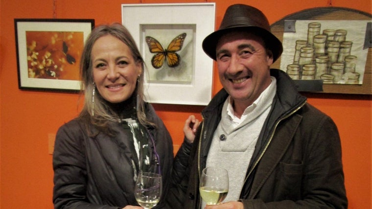 Begoña Sauci y el pintor Víctor Pulido