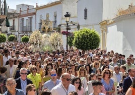 Domingo grande en La Palma del Condado para cerrar las fiestas de la Santa Cruz de la Calle Cabo
