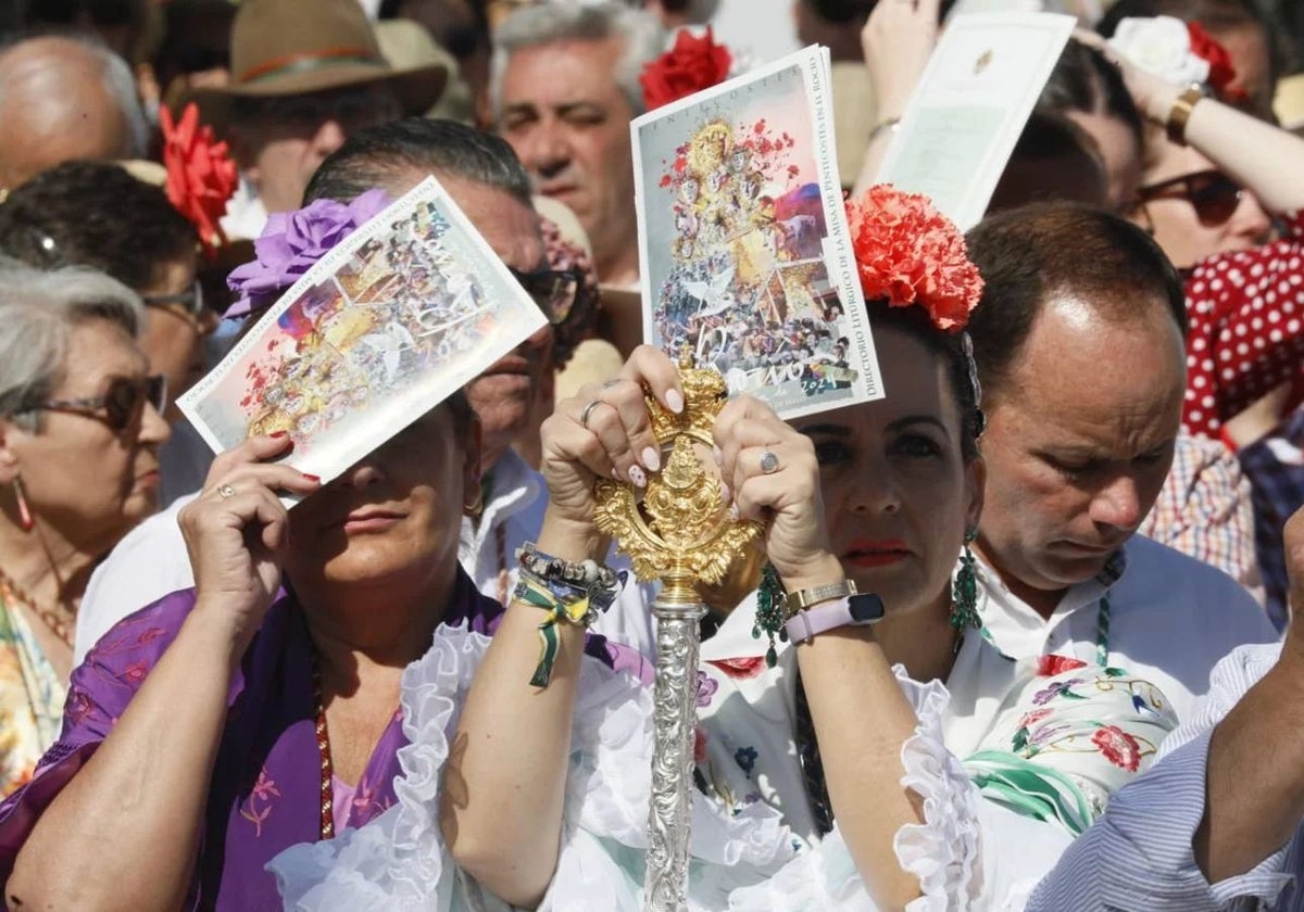 Imagen de archivo de la misa pontifical del pasado año en El Rocío