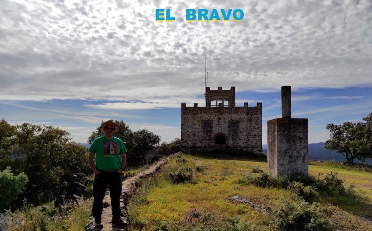 Imagen principal - La obsesión de un onubense por conquistar los 148 vértices geodésicos de la provincia de Huelva