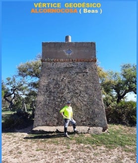 Imagen secundaria 2 - La obsesión de un onubense por conquistar los 148 vértices geodésicos de la provincia de Huelva