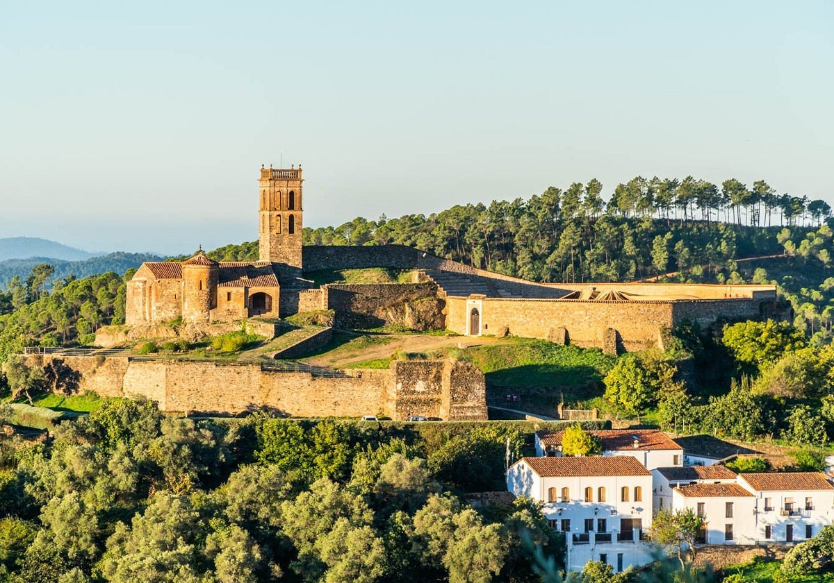 Mezquita de Almonaster la Real, pueblo elegido como el más bonito de Huelva en la revista 'Viajar'