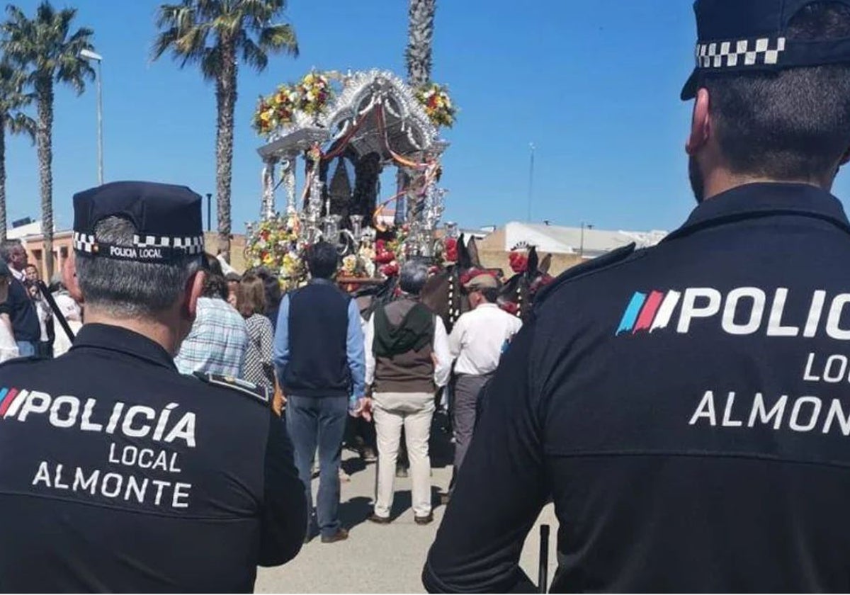 Agentes de la Policía Local de Almonte