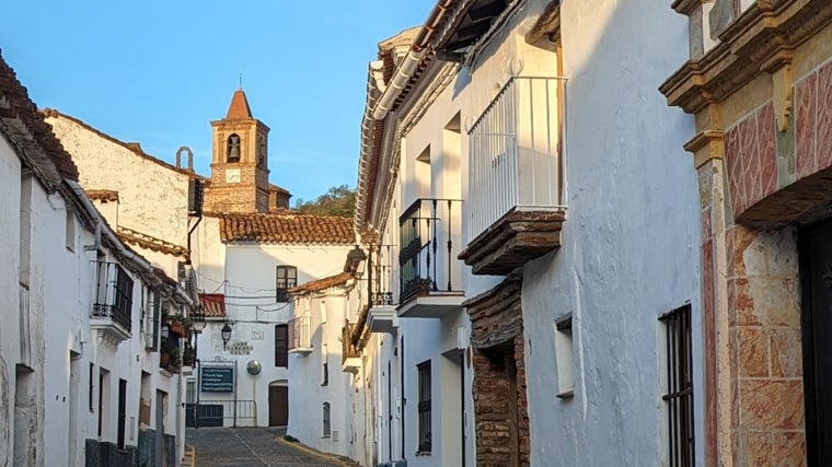 Una de las calles del municipio de Castaño del Robledo