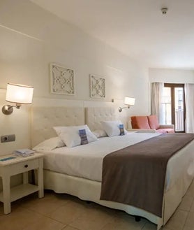 Imagen secundaria 2 - Este hotel de la costa de Huelva tiene camas balinesas frente al mar y un spa escondido