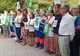 Profesionales sanitarios se concentran en La Palma tras «amenazas de muerte» a una facultativa