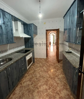 Imagen secundaria 2 - Sale a la venta un chalet por 75.000 euros con vistas a uno de los castillos más bonitos de la Sierra de Huelva: tiene 122 metros y cinco habitaciones