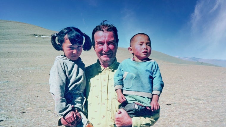 En el Alto Altai de Mongolia compartió yurta con los miembros de una entrañable familia