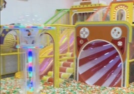 El paraíso de los niños está en este pueblo de Huelva: un enorme parque de camas elásticas donde pueden hacer un sinfín de juegos