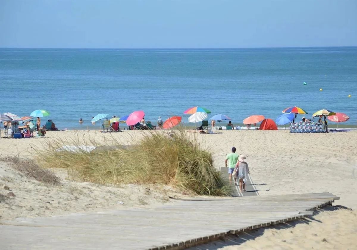 Vista de una playa onubense