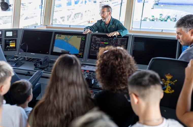 El puente de mando del buque, con lo último en tecnología naval