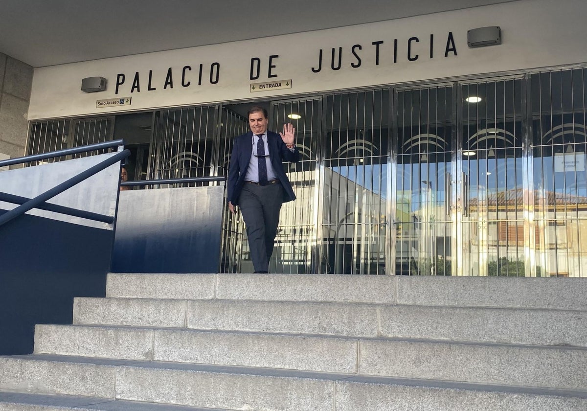 Hernández Cansino, este miércoles, a la salida del Palacio de Justicia