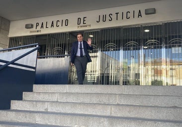 El alcalde de Punta Umbría declara ante el juez por las irregularidades de los chiringuitos