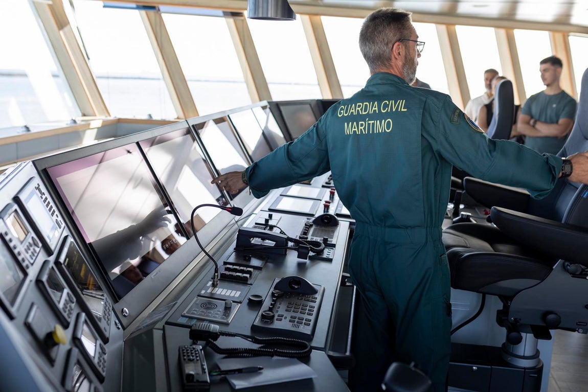La visita al 'Duque de Ahumada' de la Guardia Civil, en imágenes
