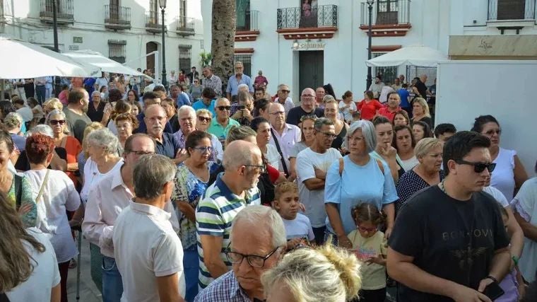 Concentración de vecinos de Almonte el pasado mes de septiembre frente al Ayuntamiento reclamando mayor seguridad