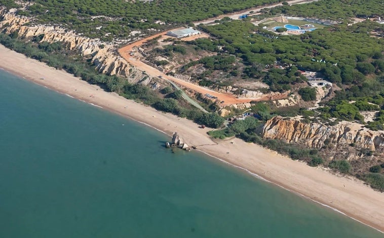Imagen principal - Playa de Parador de Mazagón y de las Dunas del mismo núcleo costero