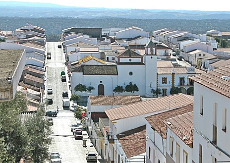 Imagen secundaria 1 - La plaza principal de Rosal de la Frontera y algunas de sus calles