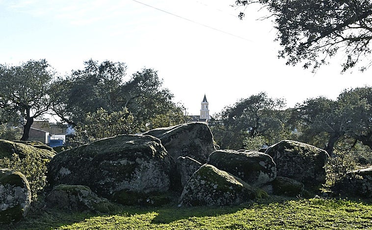Imagen principal - Batolitos de Santa Olalla del Cala