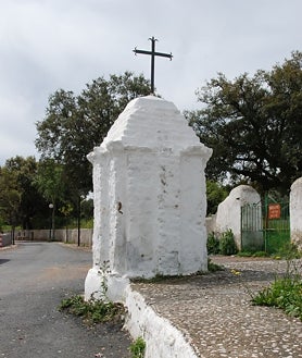 Imagen secundaria 2 - Corta de la mina Teuler, sendero de los contrabandistas y la cruz del paseo de la ermita