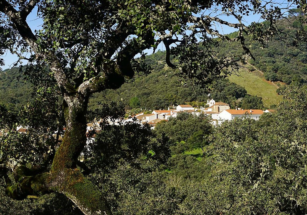 Panorámica de la pequeña pedanía de Aracena que casi nadie conoce y parece sacada de cuento