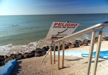 Estado en el que se encuentra en varios puntos el paseo marítimo de Matalascañas