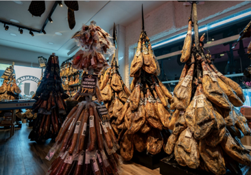 Los carniceros de Huelva mandan un mensaje de cara a la preocupación por la subida de precios en Navidad: «El jamón ibérico ahora no sube»