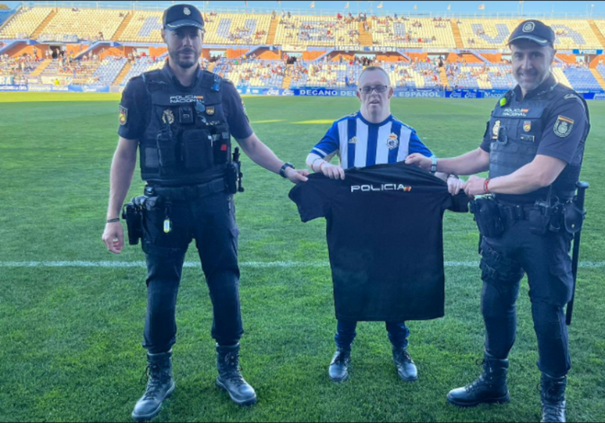 El homenaje de la Policía Nacional a Moisés