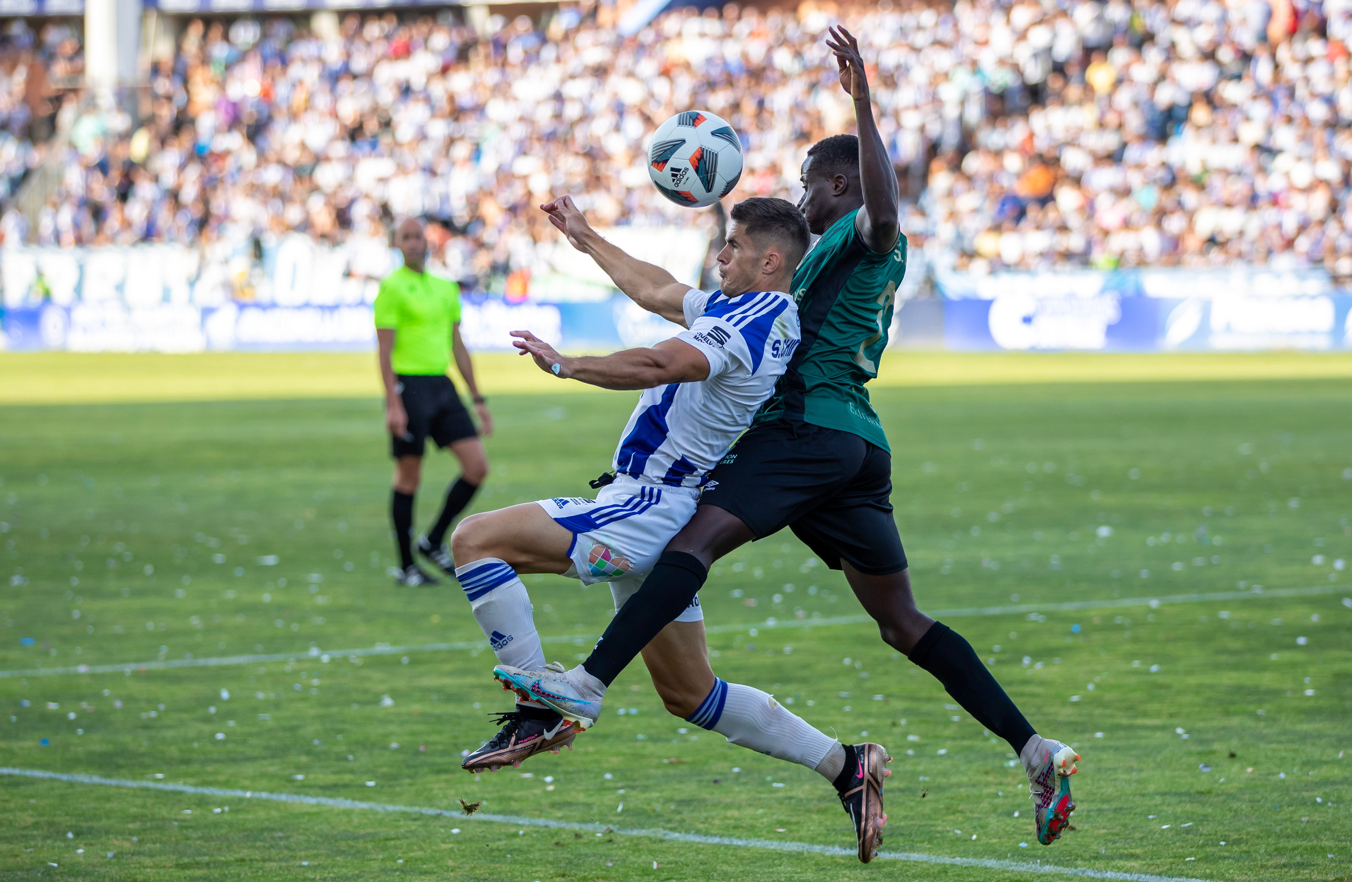 Recreativo-Cacereño: La fiesta, de la grada al césped