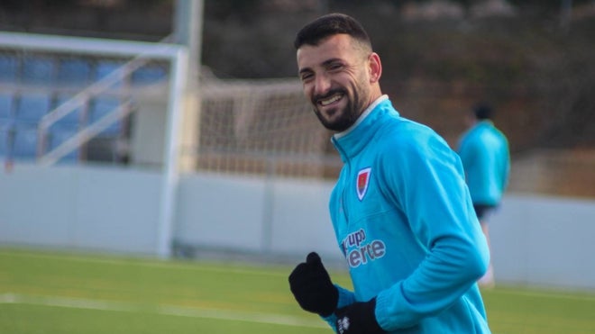 Rubén Mesa en un entrenamiento con el Numancia