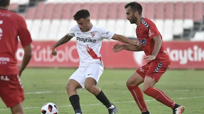 El centrocampista jiennense en su etapa en el filial del Sevilla