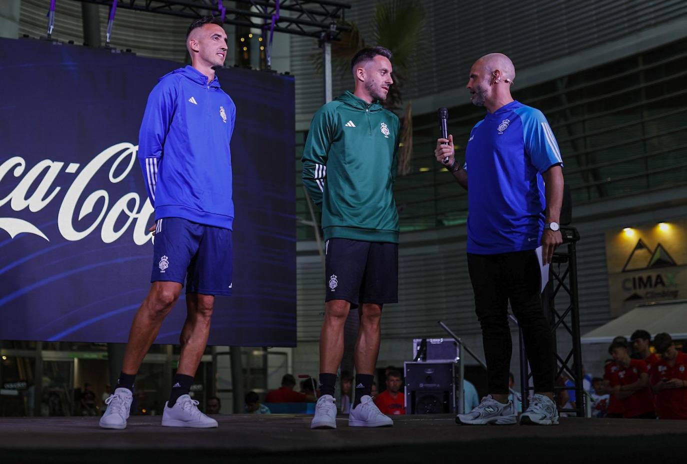 Todas las imágenes del acto de presentación de las equipaciones del Recreativo de Huelva