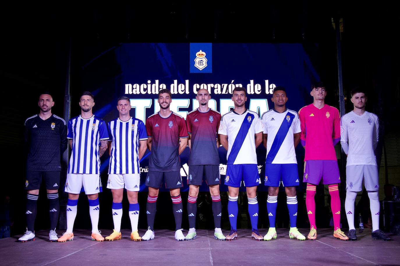 Todas las imágenes del acto de presentación de las equipaciones del Recreativo de Huelva