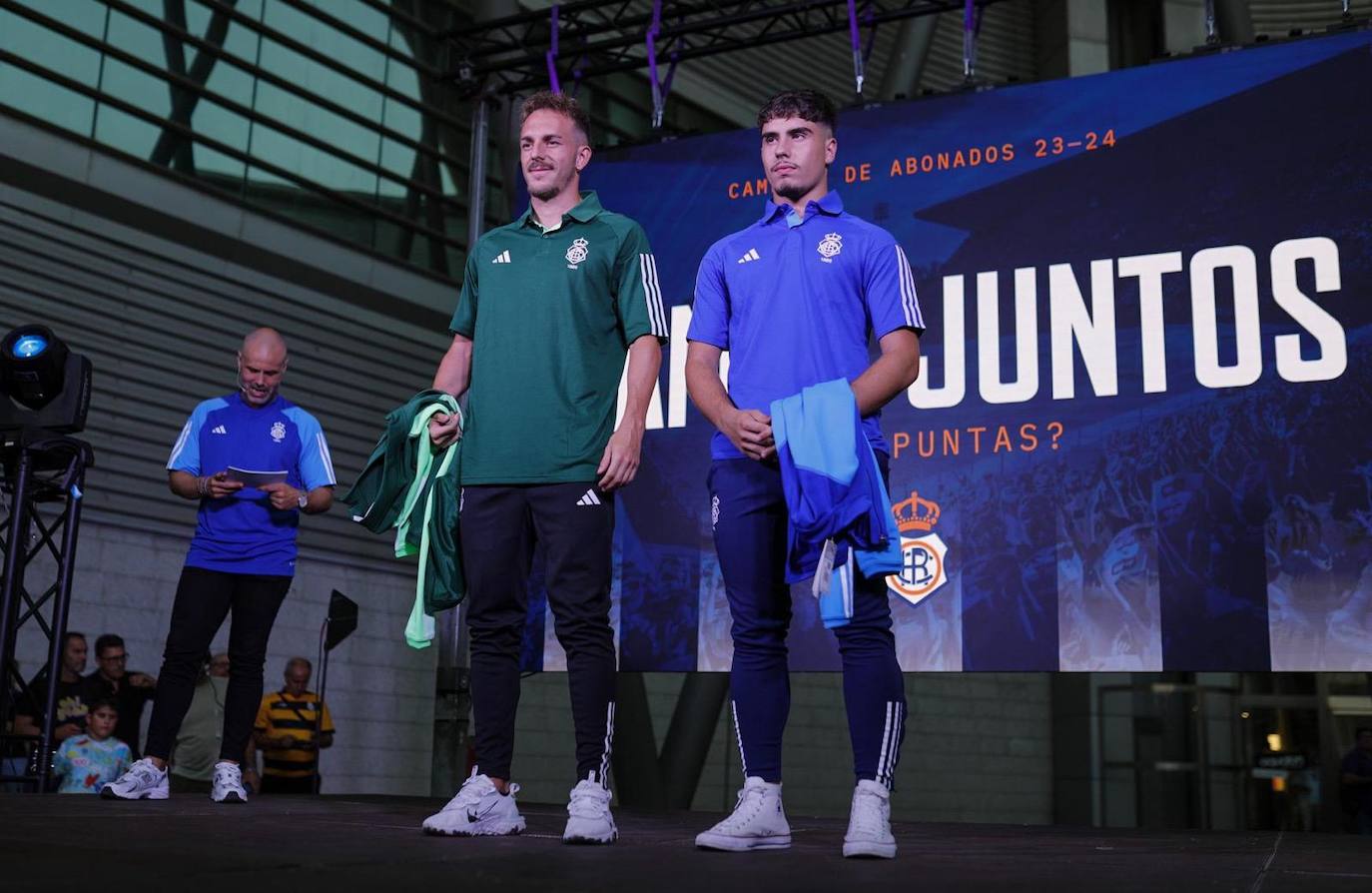 Todas las imágenes del acto de presentación de las equipaciones del Recreativo de Huelva