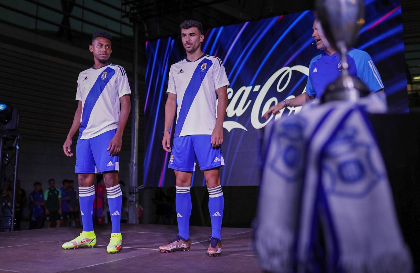 Todas las imágenes del acto de presentación de las equipaciones del Recreativo de Huelva