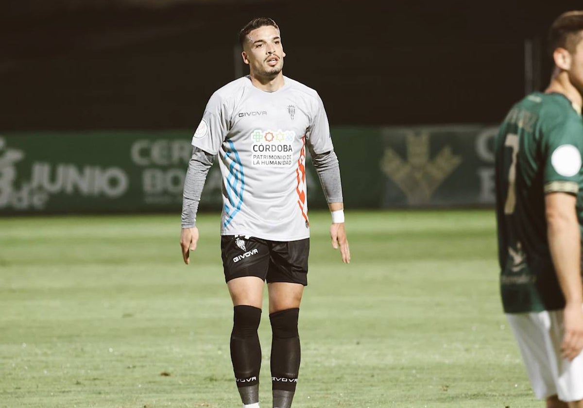 José Alonso durante un choque liguero durante su estancia en el Córdoba