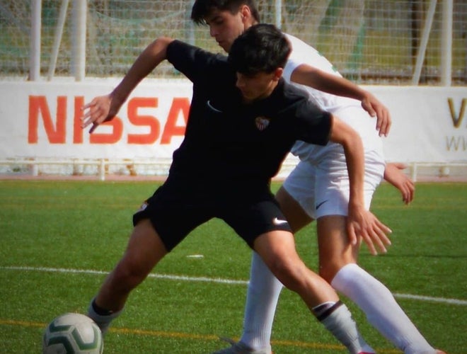 Paolo en su etapa en la cantera del Sevilla