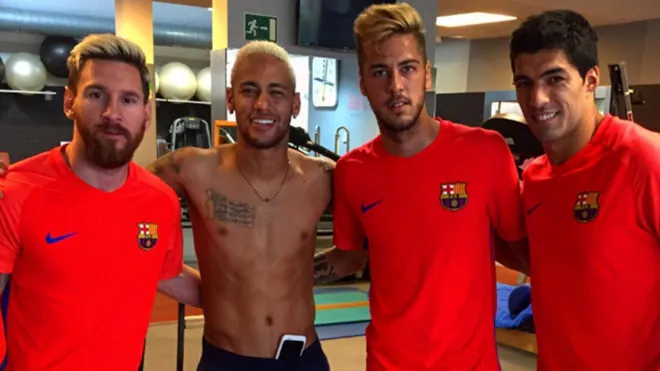 Abeledo junto a Messi, Neymar y Luis Suárez
