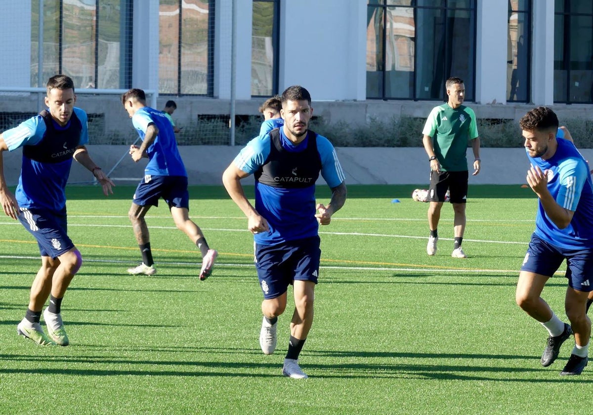 Caye Quintana junto a Iago Díaz y Luis Alcalde entrenando este lunes en Lamiya