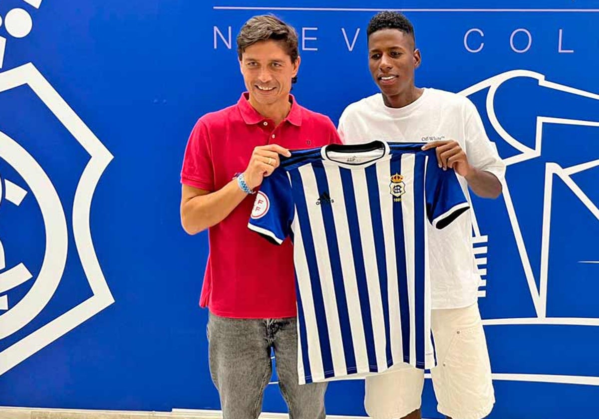 El nuevo fichaje albiazul junto al presidente