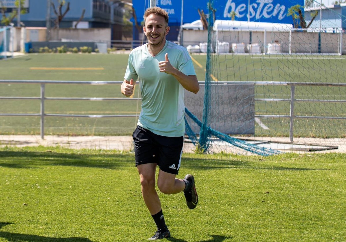 Víctor Morillo sonriente durante un entrenamiento