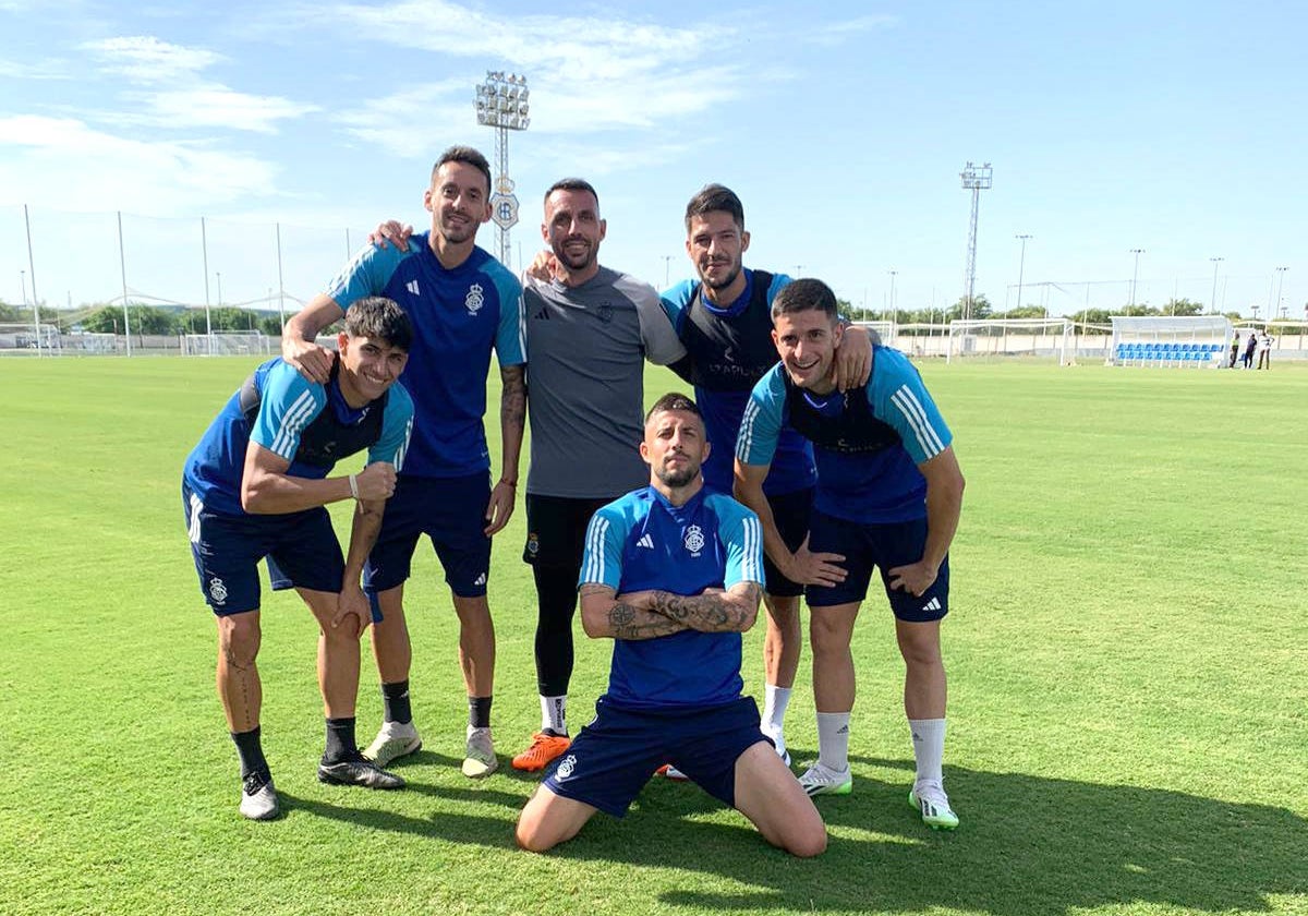 Jugadores del Decano, en un entrenamiento