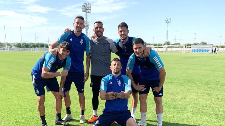 Alineaciones del Recreativo de Huelva - Málaga de Primera RFEF 2023-2024: onces y banquillo de suplentes