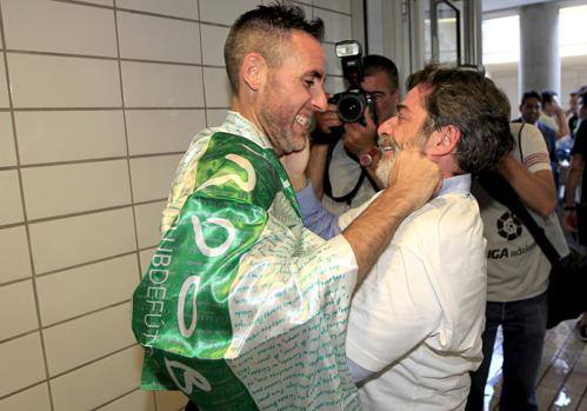 Abel Gómez, celebrando el ascenso a Primera con el Córdoba CF