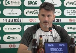 Iván Ania: «El Recreativo es un equipo que quiere la pelota y es presionante»