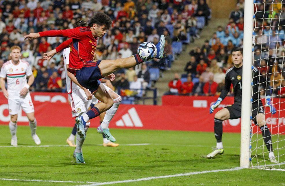 Galería de imágenes: Fermín López y su &#039;Rojita&#039; deleitaron en el Colombino