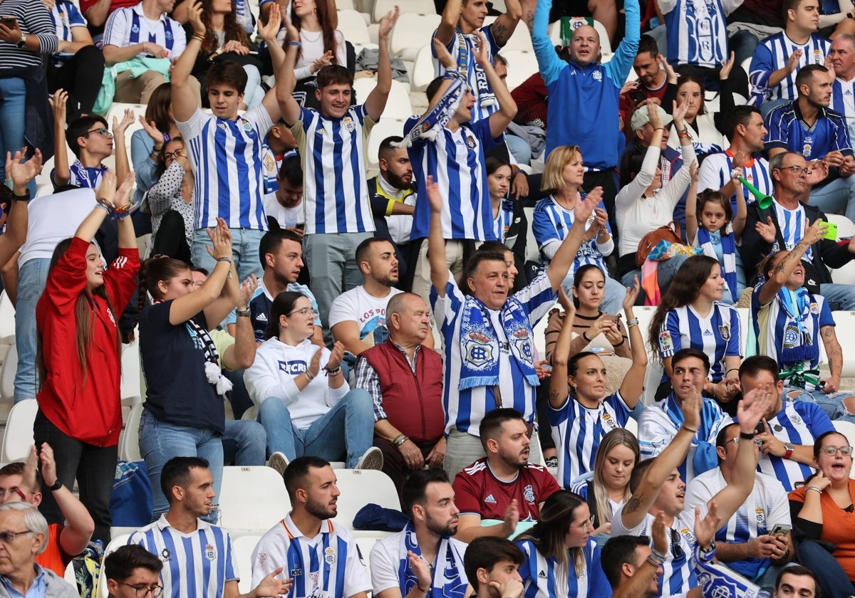 Aficionados del Recreativo en la grada en un encuentro de esta temporada liguera