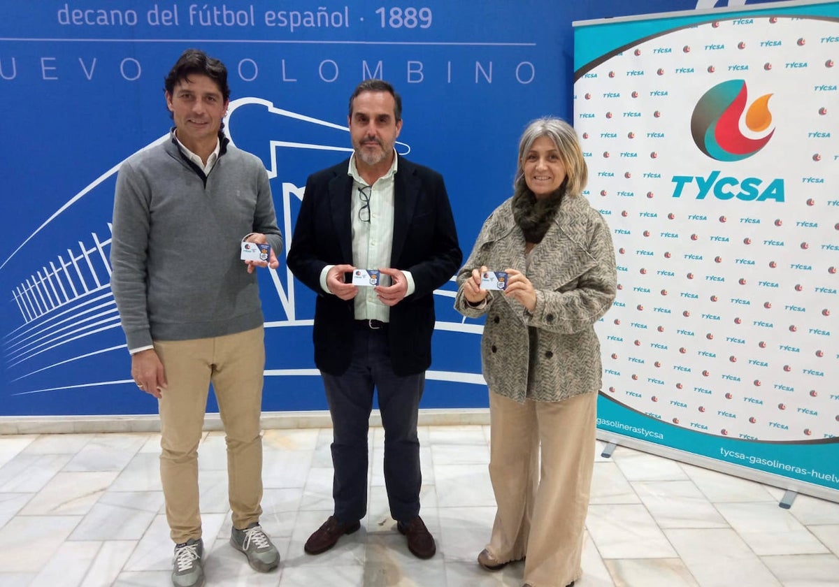 Alejandro Rodríguez en el Nuevo Colombino junto a Jesús Vázquez y Begoña Calderón